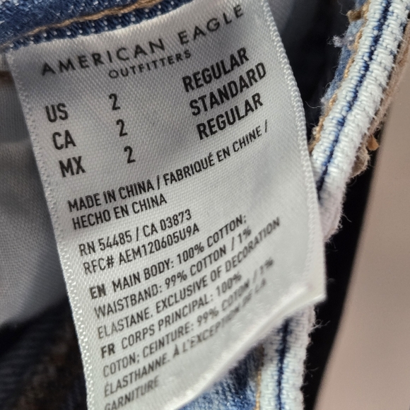 American Eagle Distressed Women's Mom Jeans - Picture 10 of 10